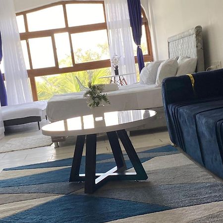 Beachfront Bliss Villa Diani Beach Ngoại thất bức ảnh