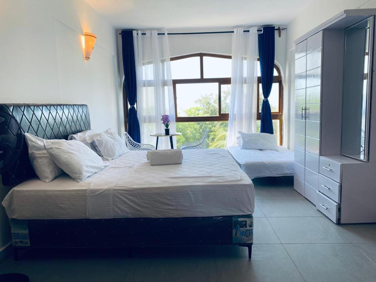 Beachfront Bliss Villa Diani Beach Ngoại thất bức ảnh